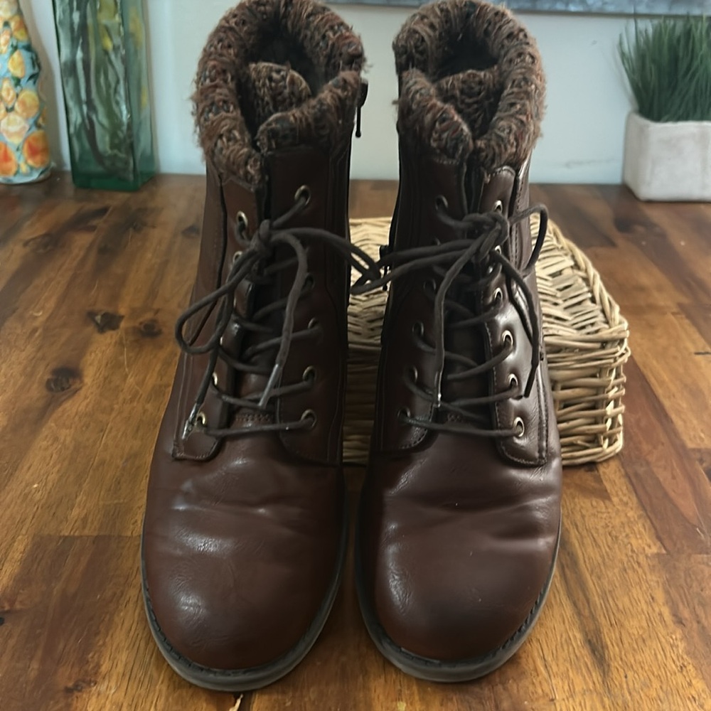 Lukees by Muk Luks Knit Top Brown Hiker Alps Lace-Up Ankle Boots Women Size:11